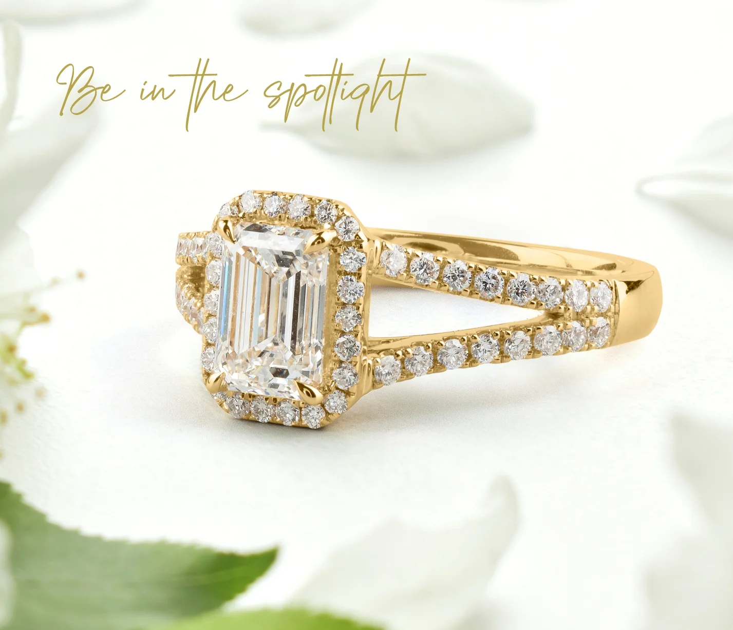 3.6 Cts 14k Yellow Gold Emerald Shape Split Shank Ring - Image 2