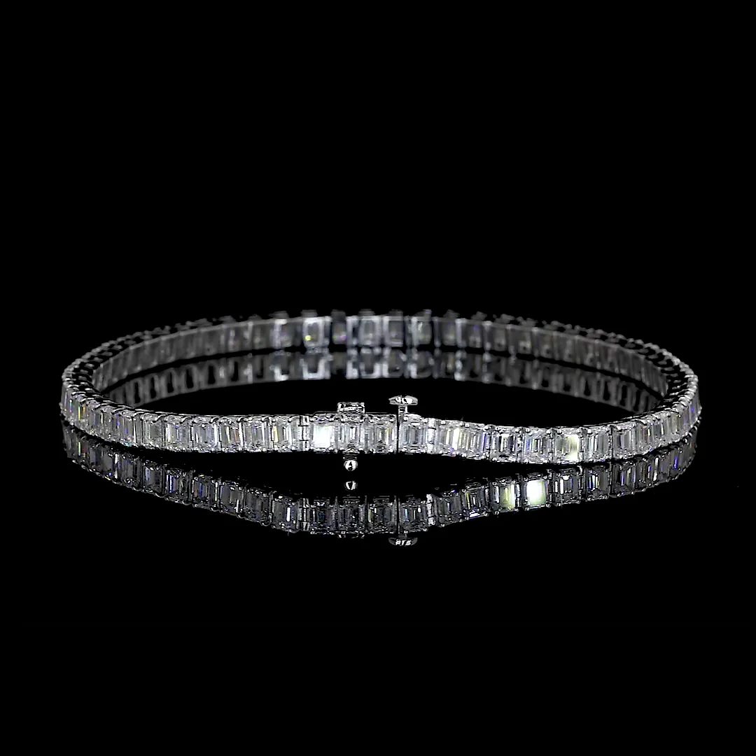 12.7 Cts 14k White Gold Emerald Shape Tennis Bracelet - Image 2