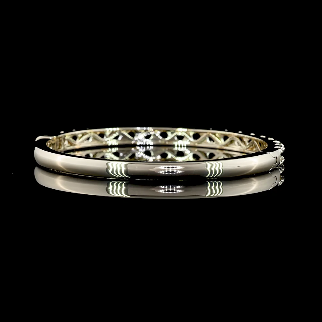 4.5 Cts 18k White Gold Round Shape Bangles Bracelet - Image 3