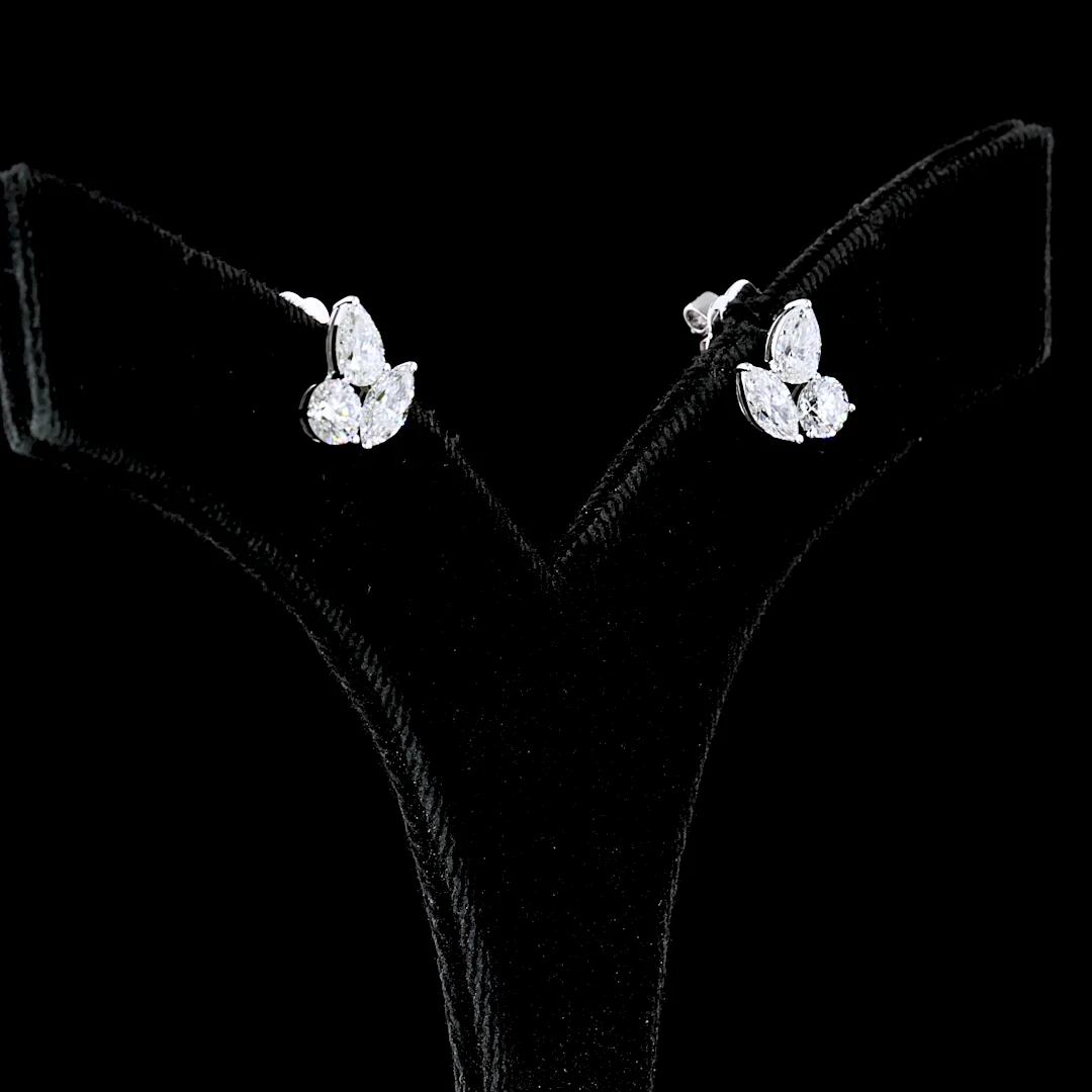 1.88 Cts 14k White Gold Pear Shape Studs Earring - Video