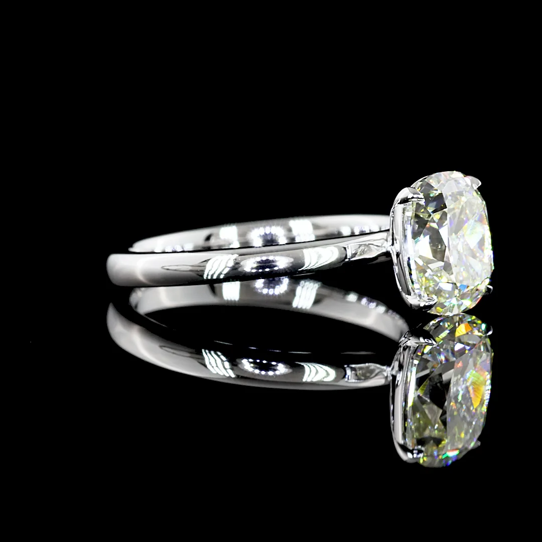 1.8 Cts 14k White Gold Antique Cushion Shape Solitaire Ring - Image 2