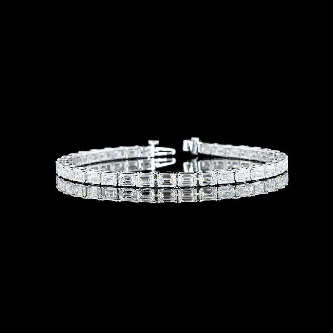 10.33 Cts 18k White Gold Emerald Shape Tennis Bracelet - Video