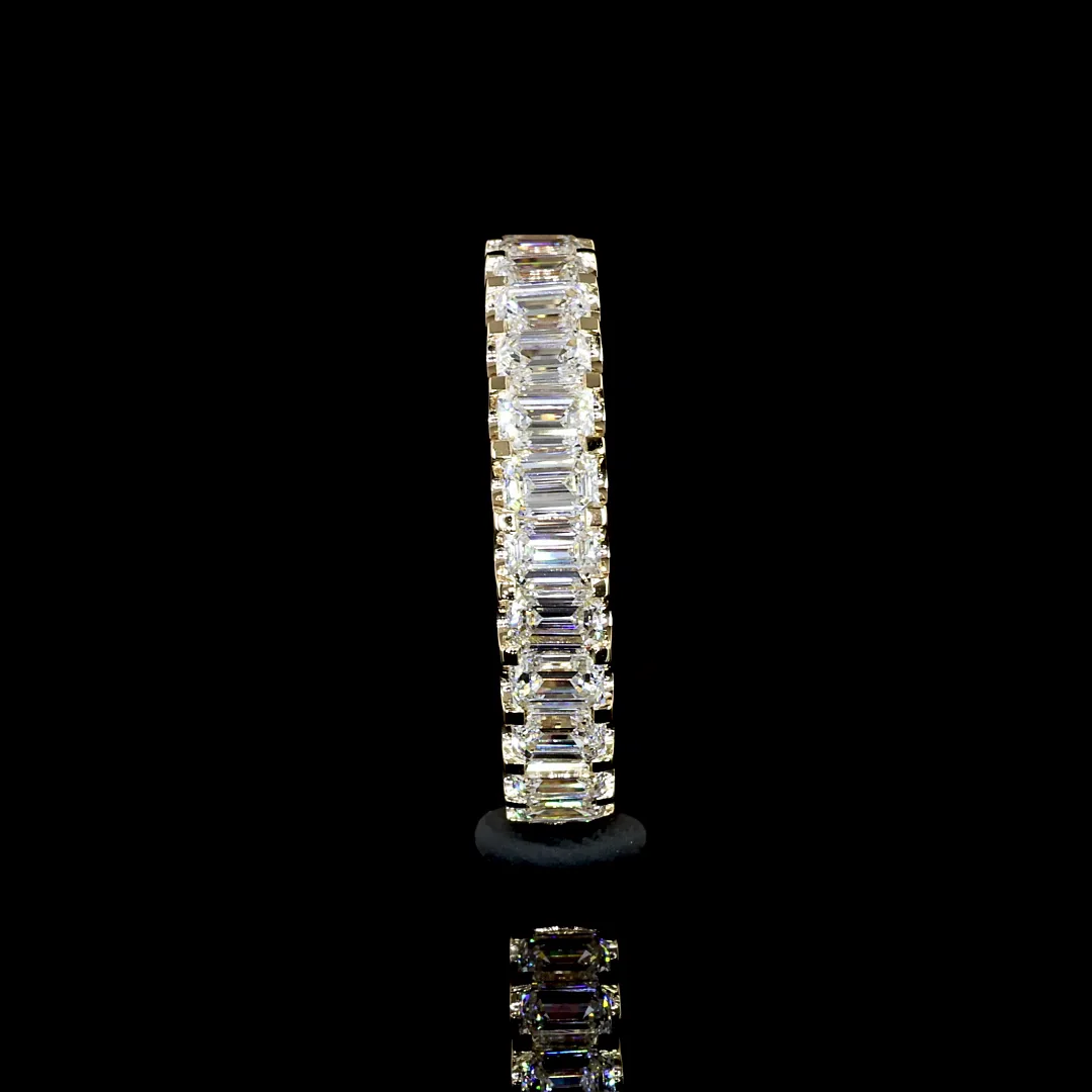 1.22 Cts 18k Yellow Gold Emerald Shape 3/4 Band Eternity Band - Image 3