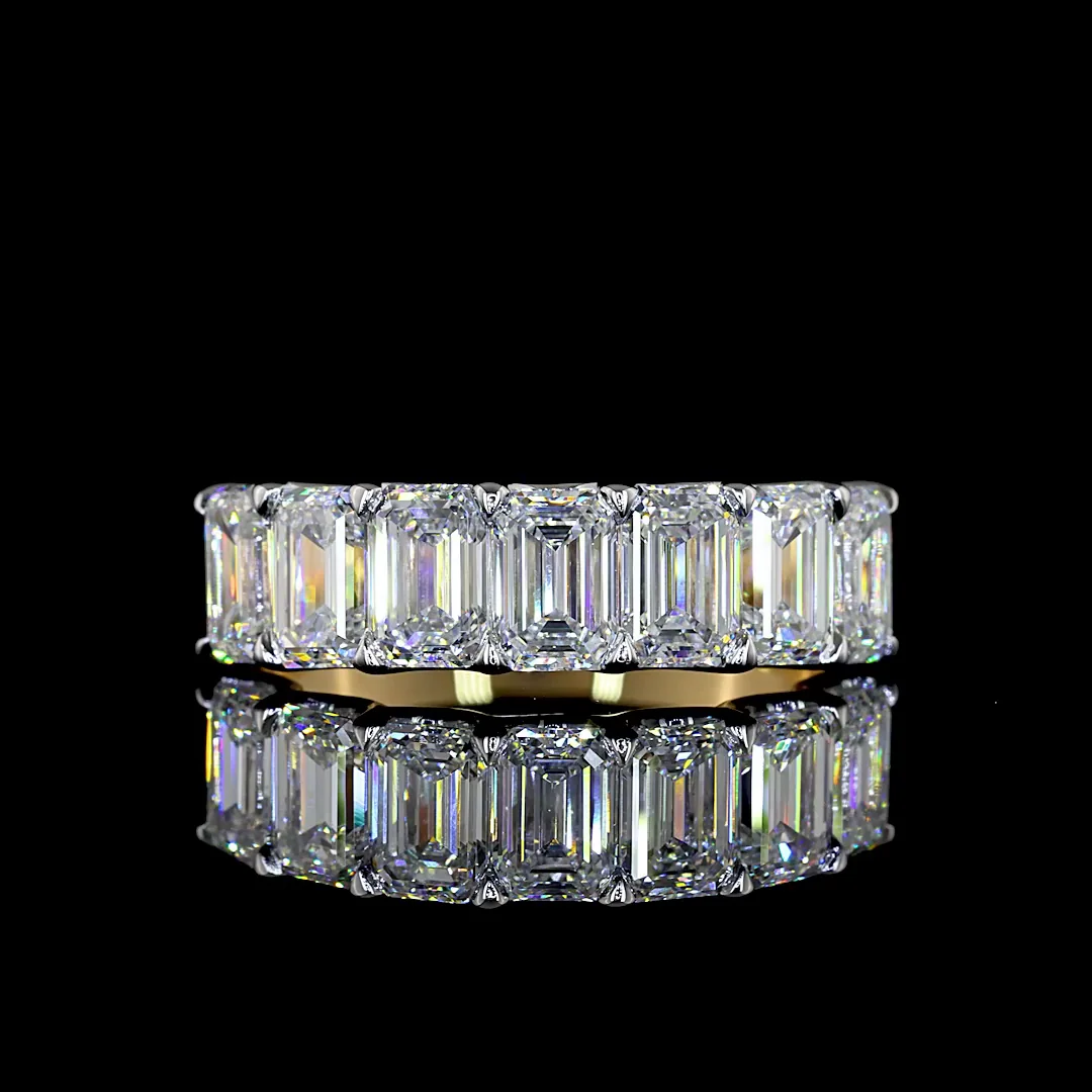 2.77 Cts 18k Two Tone Emerald Shape 7 Stones Eternity Band - Video