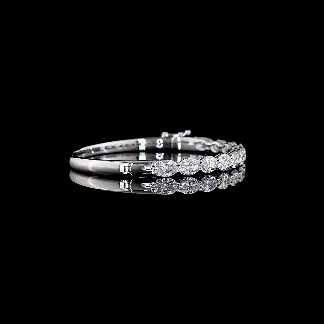 4.92 Cts 14k White Gold Oval Shape Bangles Bracelet - Image 2