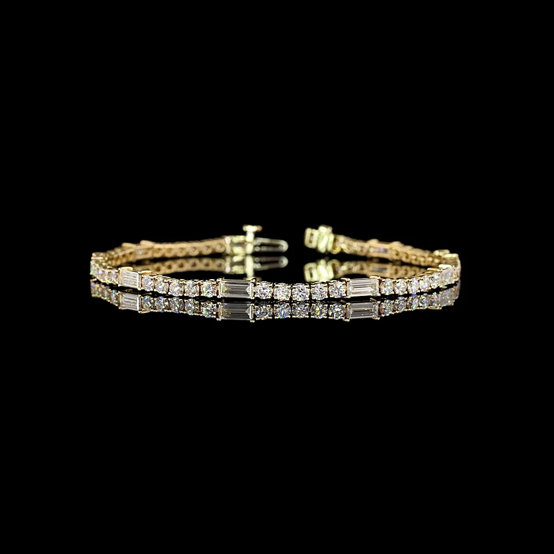 4.98 Cts 14k White Gold Baguette Shape Station Line Tennis Bracelet - Video