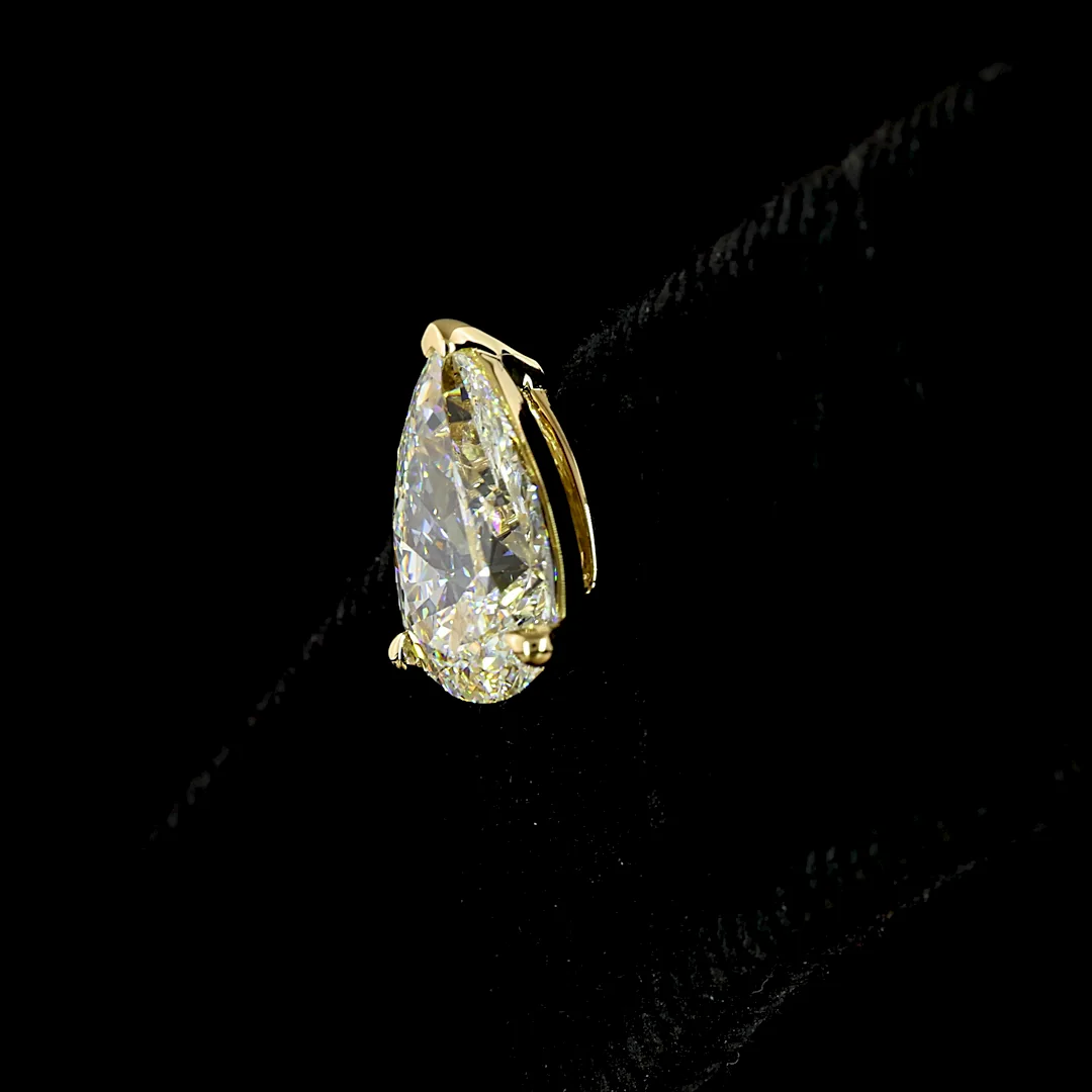 2.43 Cts 14k Yellow Gold Pear Shape Studs Earring - Image 2