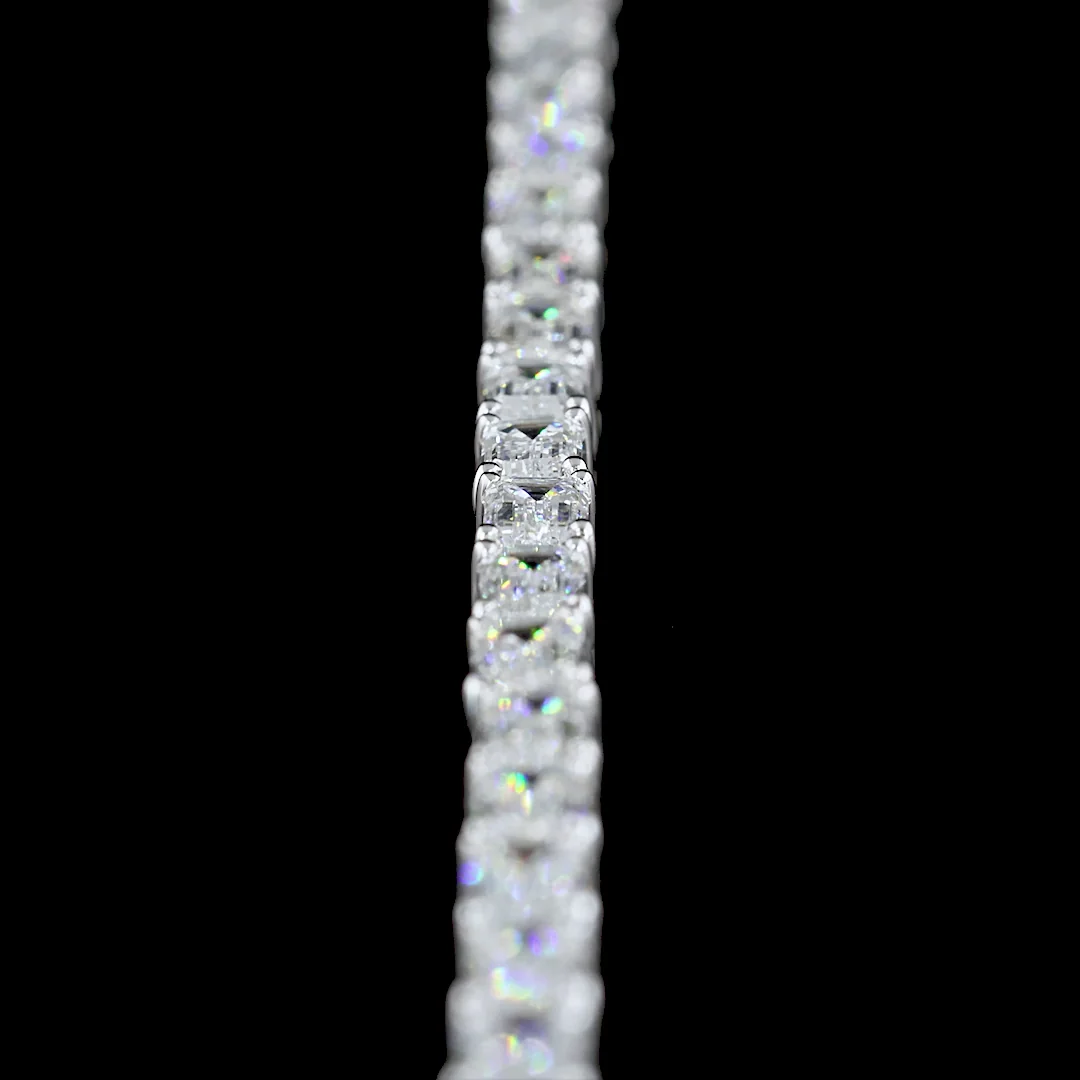 15.44 Cts 14k White Gold Emerald Shape Lariat Necklace - Image 2
