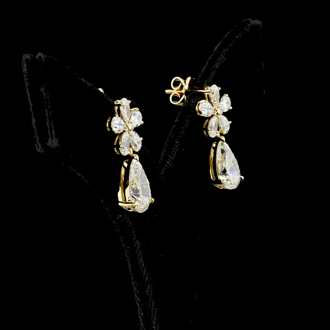 6.09 Cts 14k Yellow Gold Pear Shape Hanging Earring - Video