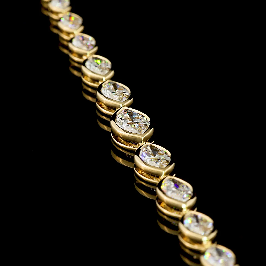 4.06 Cts 14k Yellow Gold Marquise Shape Riviera Necklace - Image 2