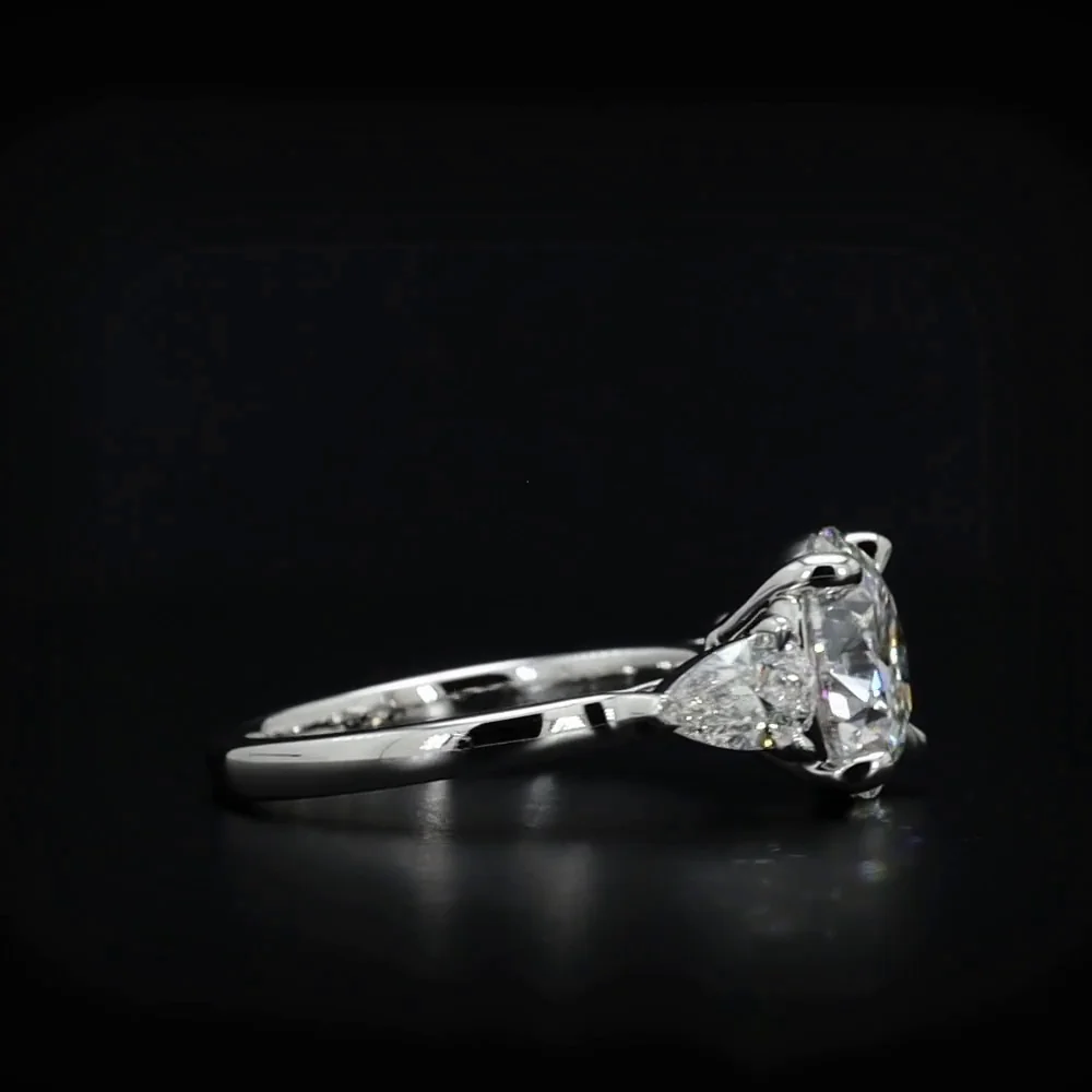 1.86 Cts 14k White Gold Round Shape 3 Stones Ring - Image 4