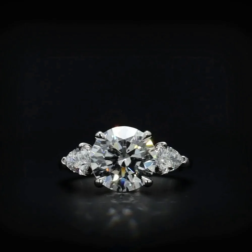1.86 Cts 14k White Gold Round Shape 3 Stones Ring - Video