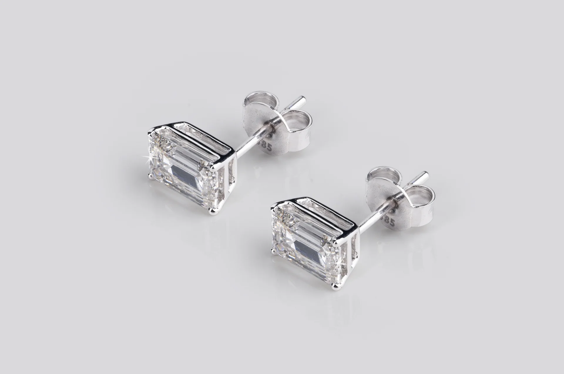 0.74 Cts 14k White Gold Emerald Shape Studs Earring - Image 2