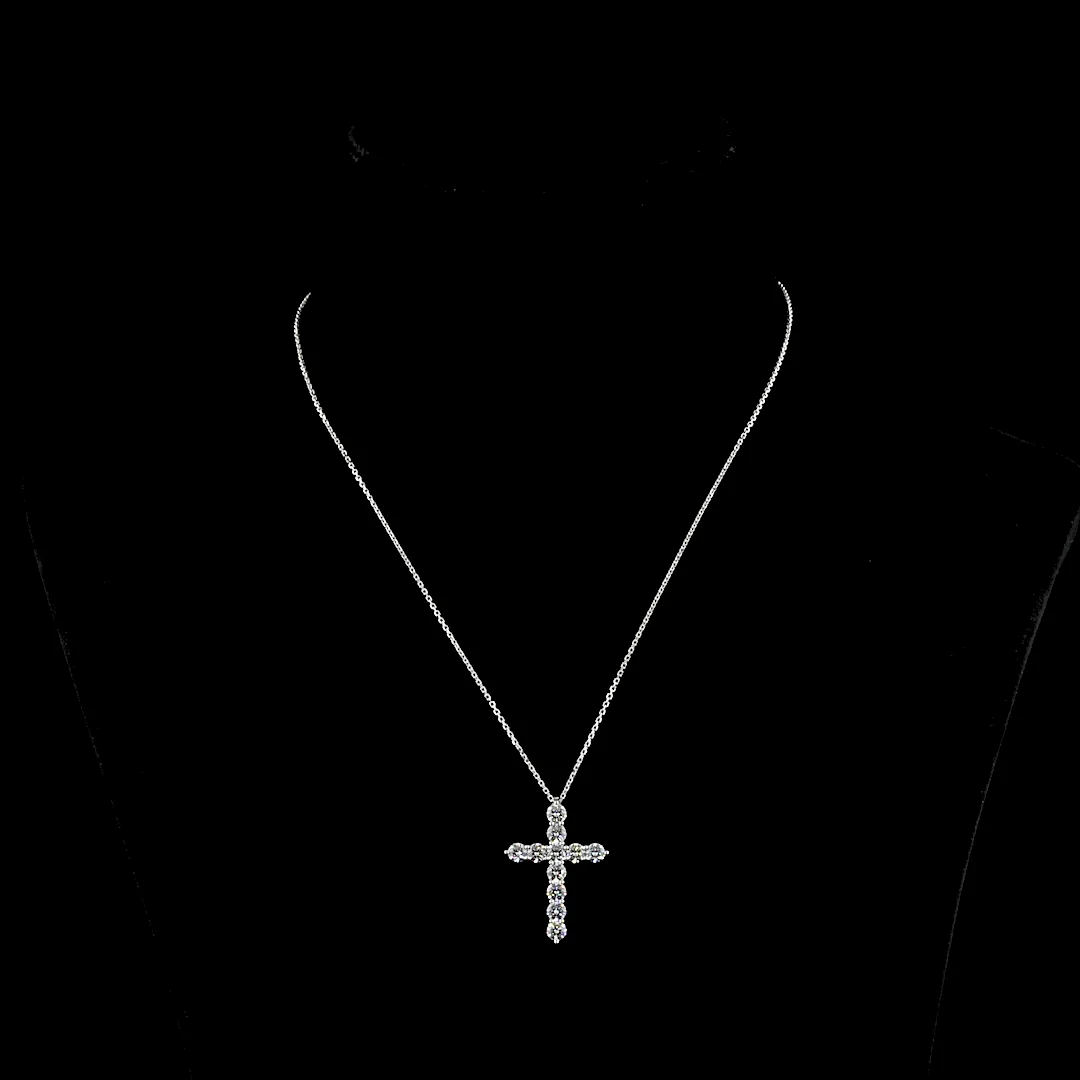 1.83 Cts 14k White Gold Round Shape Symbol Pendant - Video