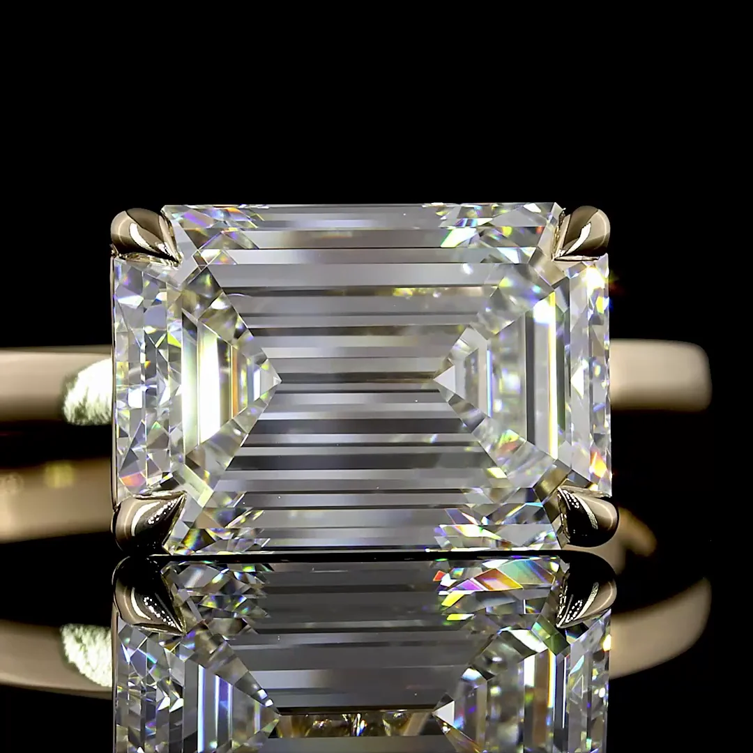 3.04 Cts 14k Yellow Gold Emerald Shape Solitaire Ring - Image 3