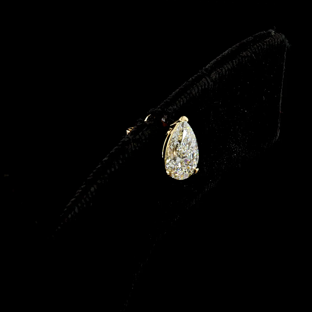 2.47 Cts 14k Yellow Gold Pear Shape Studs Earring - Image 4