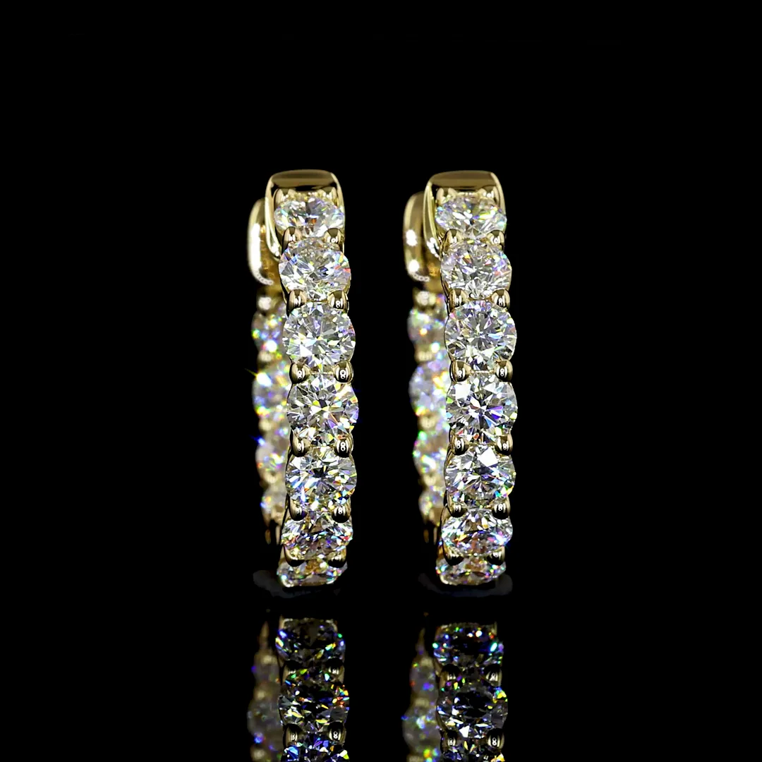 0.98 Cts 14k Yellow Gold Round Shape Huggies Earring - Video