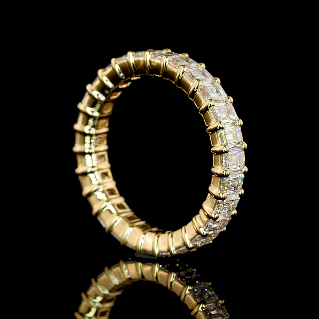 3.06 Cts 18k Yellow Gold Emerald Shape Eternity Band Eternity Band - Image 2