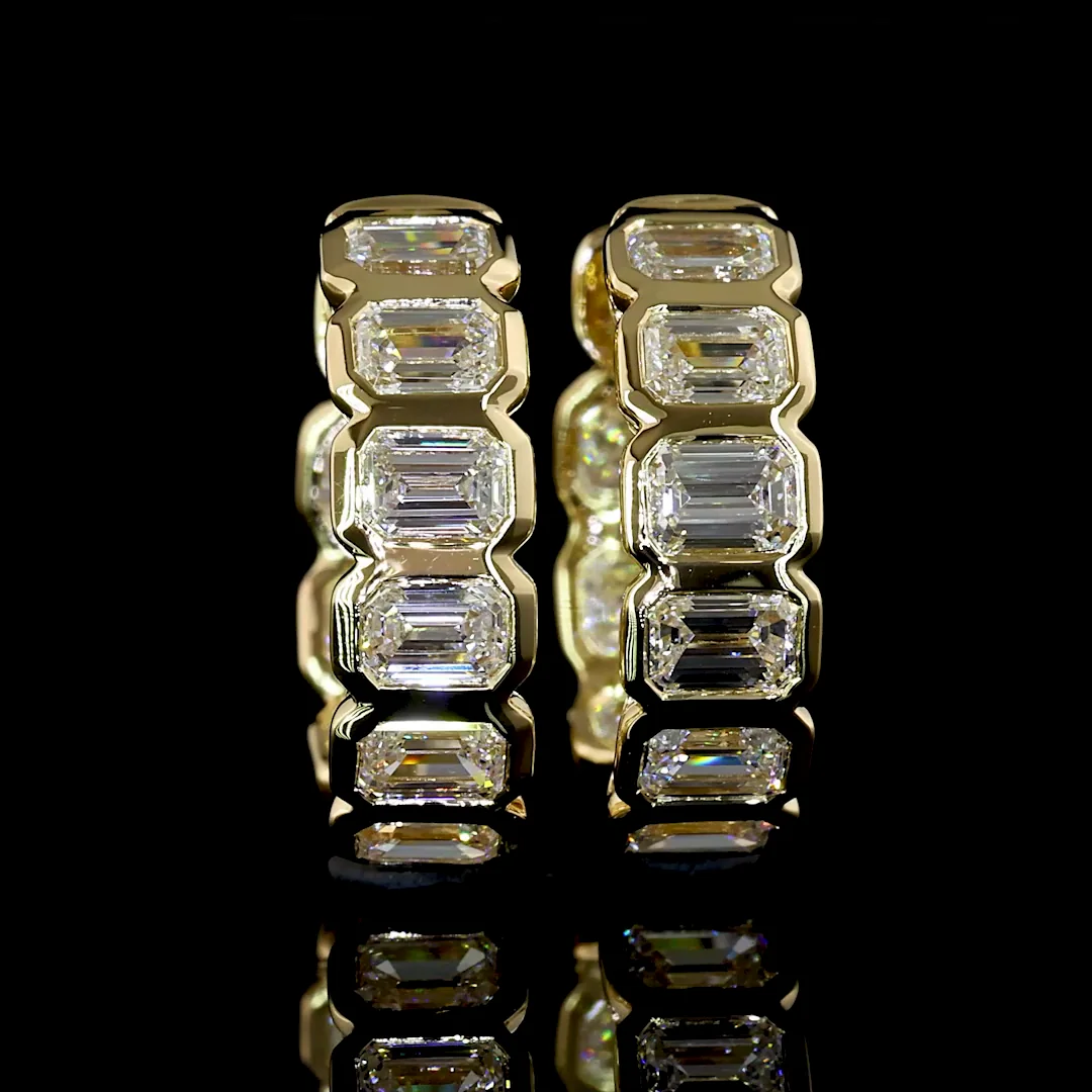 1.79 Cts 14k Yellow Gold Emerald Shape Huggies Earring - Video