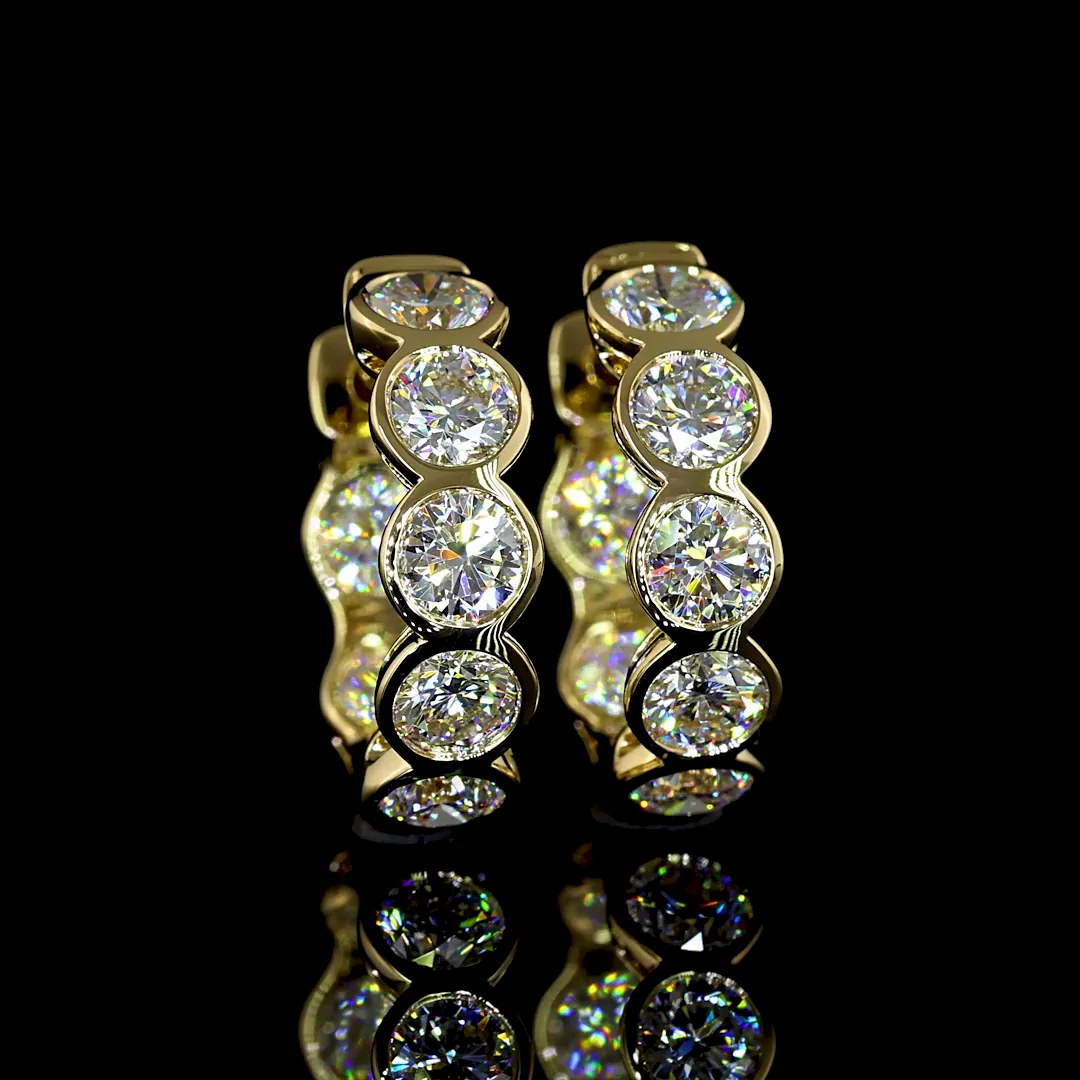 2 Cts 14k Yellow Gold Round Shape Huggies Earring - Video