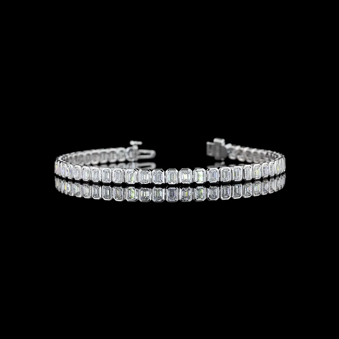 4.82 Cts 14k White Gold Emerald Shape Tennis Bracelet - Video