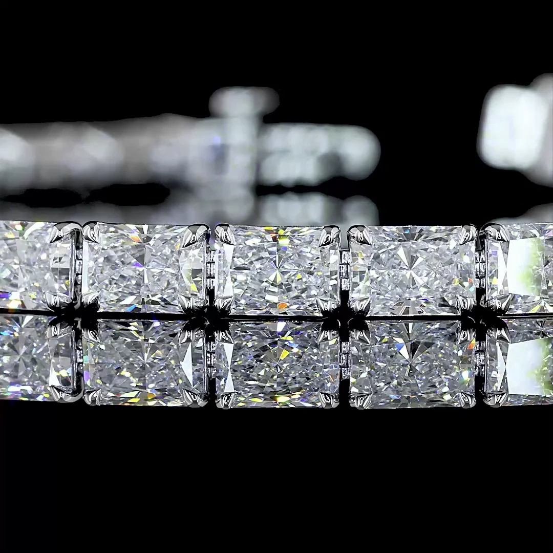 11.24 Cts 14k White Gold Radiant Shape Tennis Bracelet - Image 2