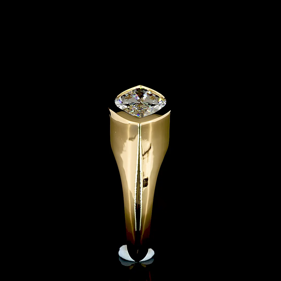 2.5 Cts 18k Yellow Gold Marquise Shape Solitaire Ring - Image 4