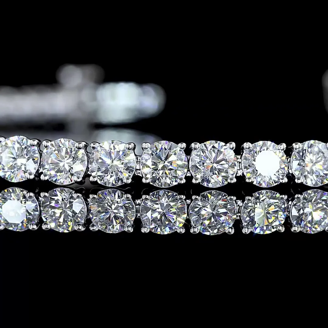 5.51 Cts 14k White Gold Round Shape Tennis Bracelet - Image 2