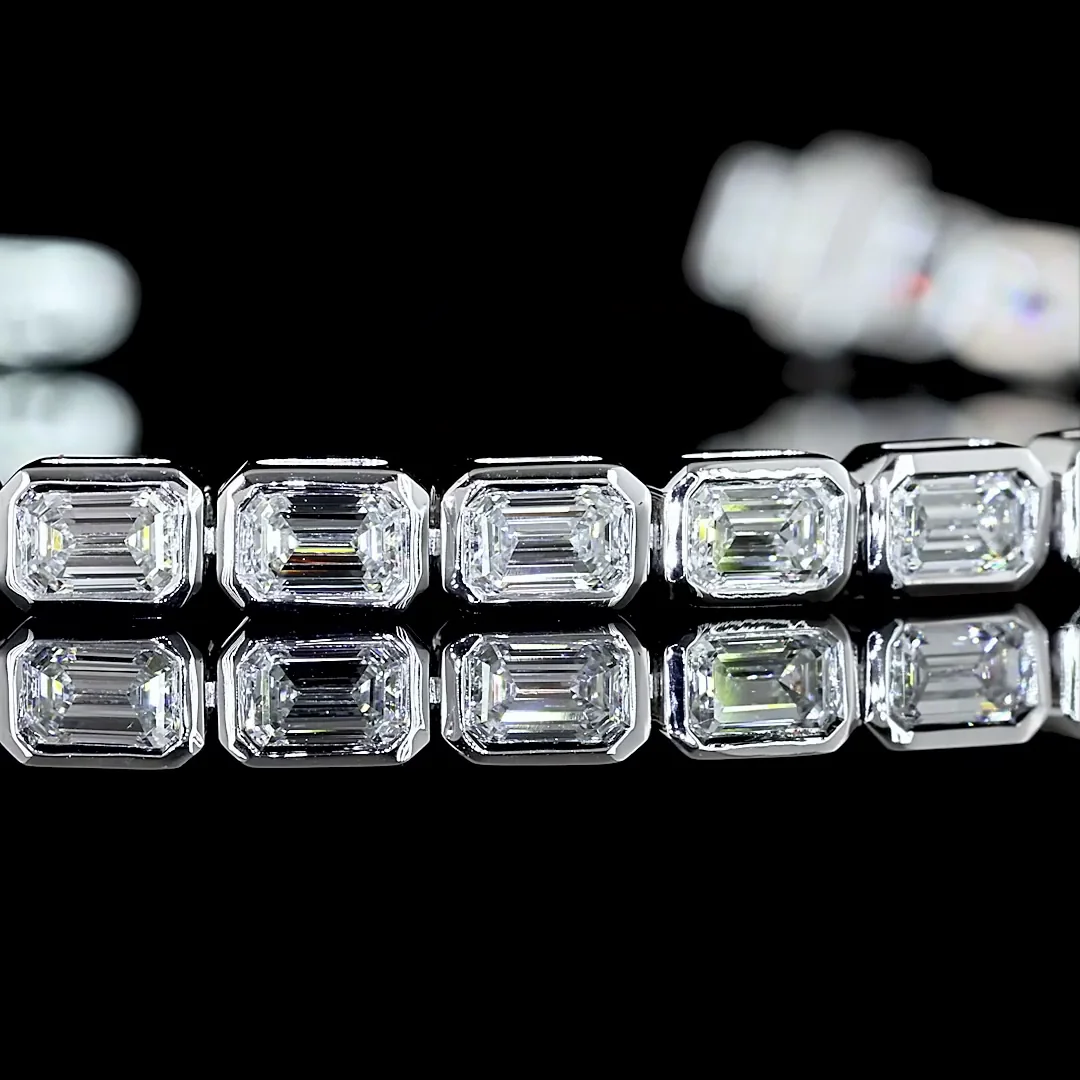 3.7 Cts 14k White Gold Emerald Shape Tennis Bracelet - Image 2