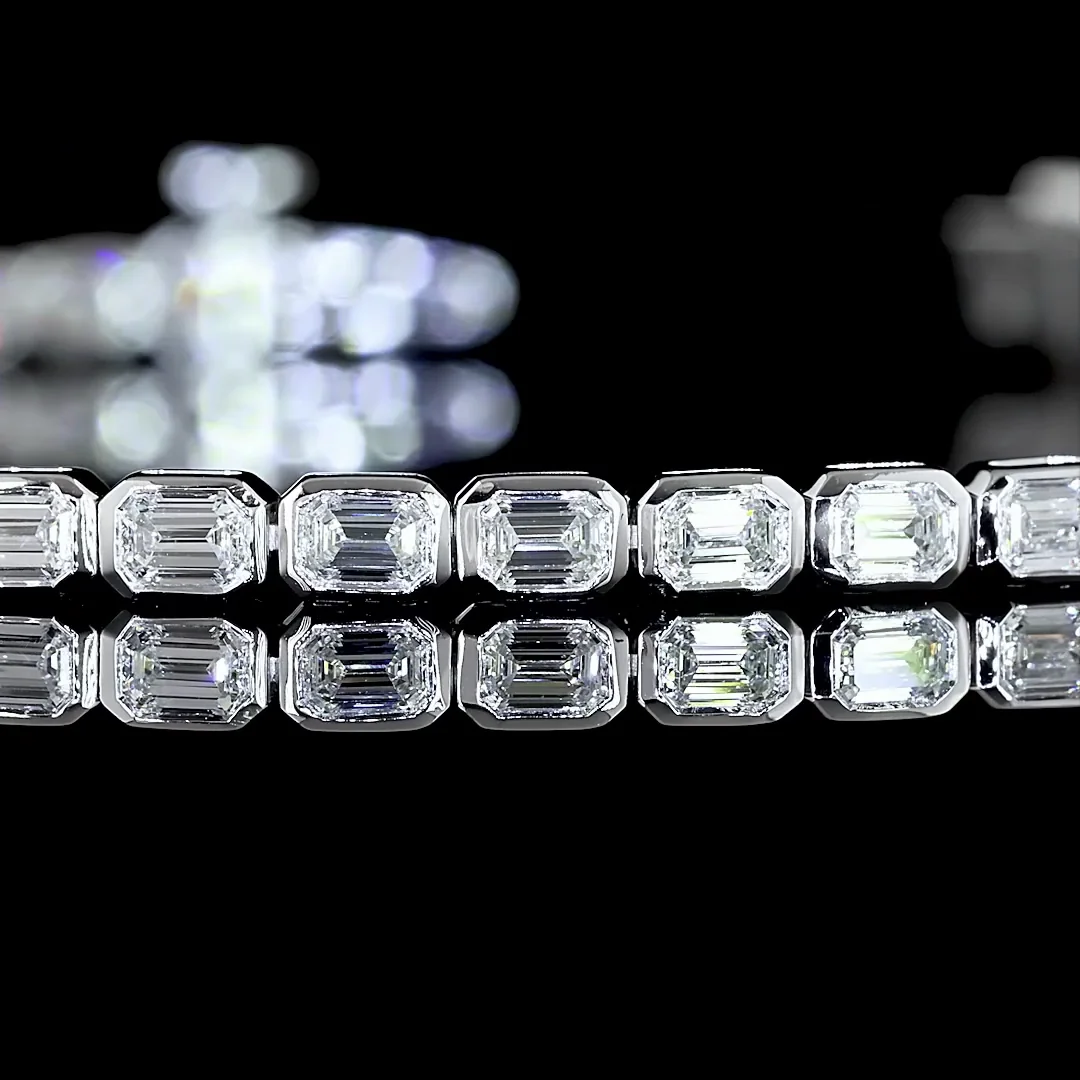 2.42 Cts 14k White Gold Emerald Shape Tennis Bracelet - Image 2