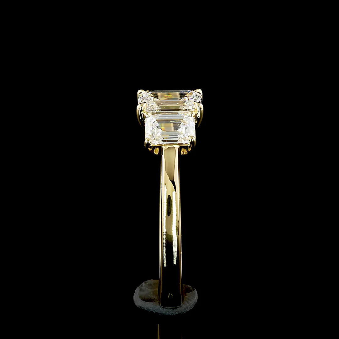 1.4 Cts 14k Yellow Gold Emerald Shape 3 Stones Ring - Image 3
