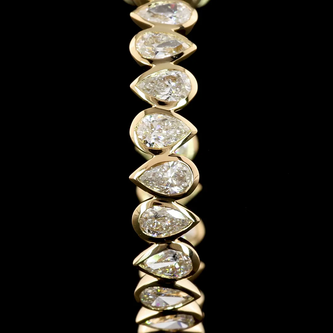 2.74 Cts 14k Yellow Gold Pear Shape C Hoops Earring - Image 3
