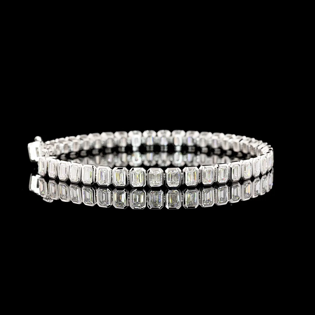 10.15 Cts 14k White Gold Emerald Shape Tennis Bracelet - Video