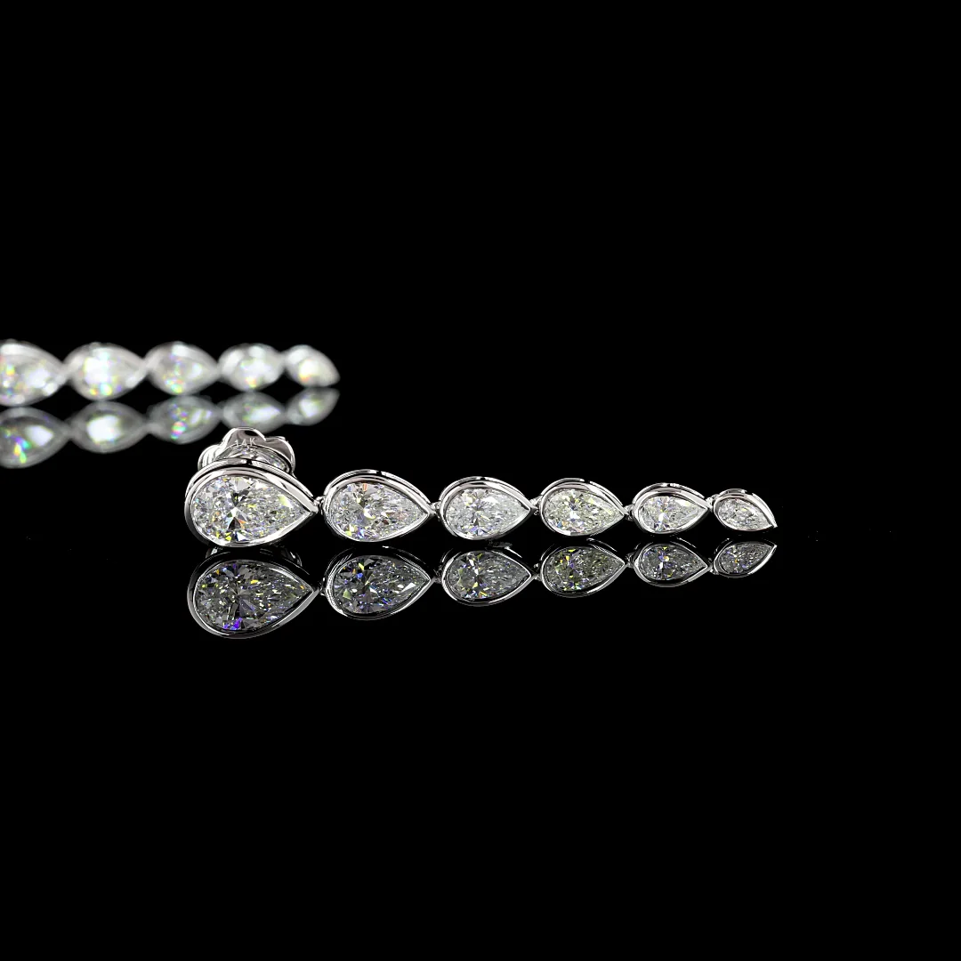 2.88 Cts 14k White Gold Pear Shape Hanging Earring - Image 3