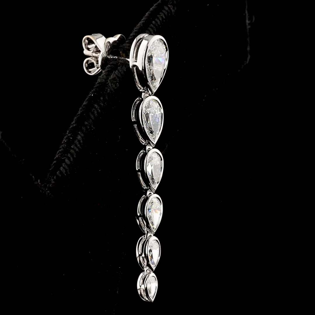 2.88 Cts 14k White Gold Pear Shape Hanging Earring - Image 4