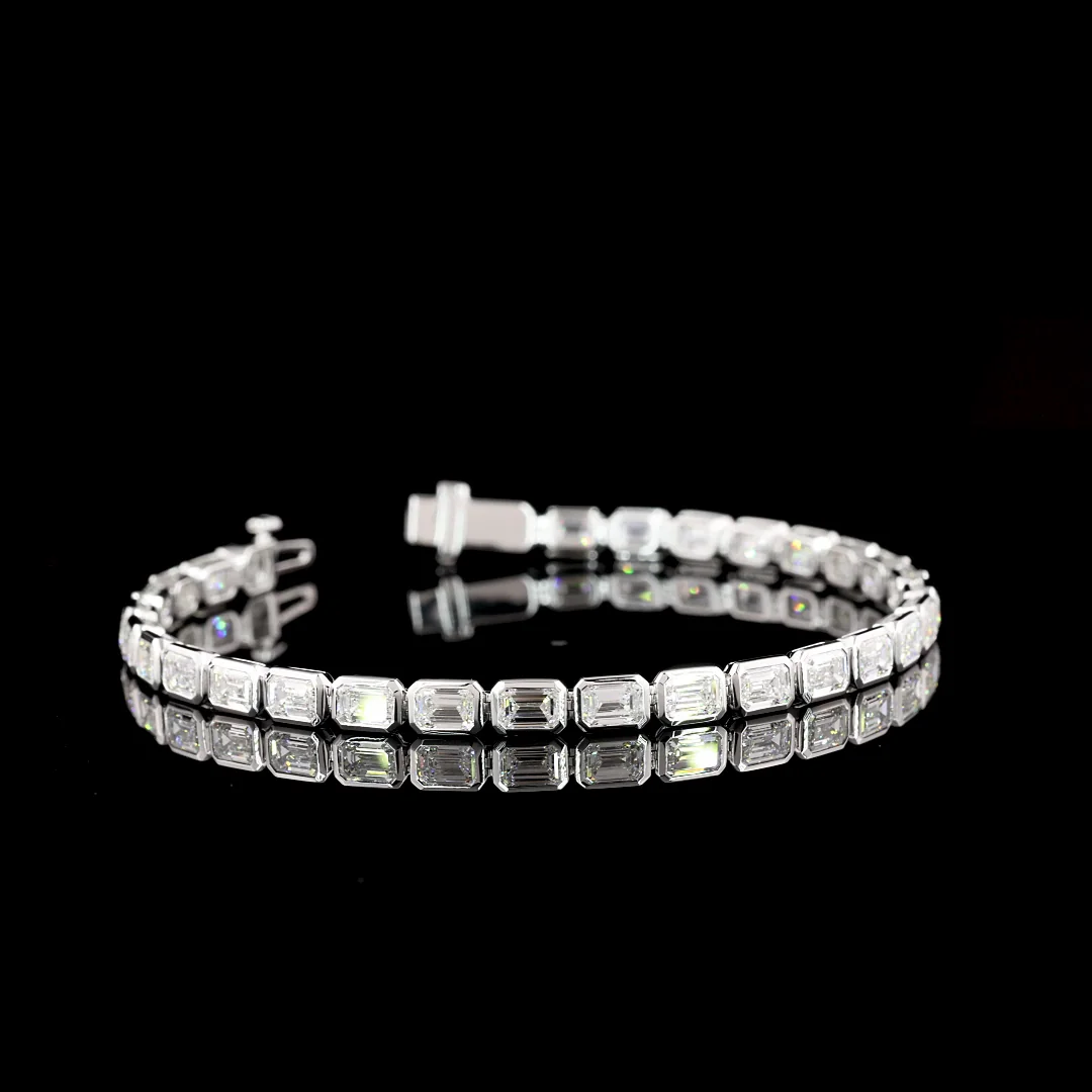 9.13 Cts 14k White Gold Emerald Shape Tennis Bracelet - Video
