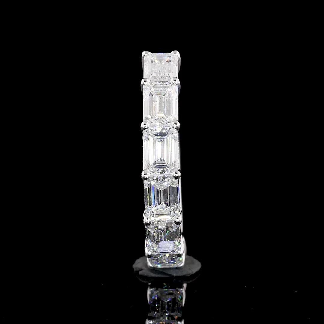 4.05 Cts 14k White Gold Emerald Shape Half Eternity Eternity Band - Image 4