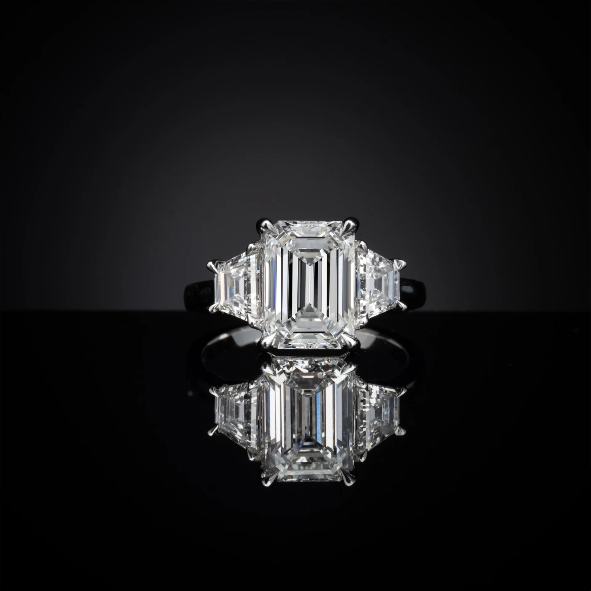 1.37 Cts Platinum Emerald Shape 3 Stones Ring - Video