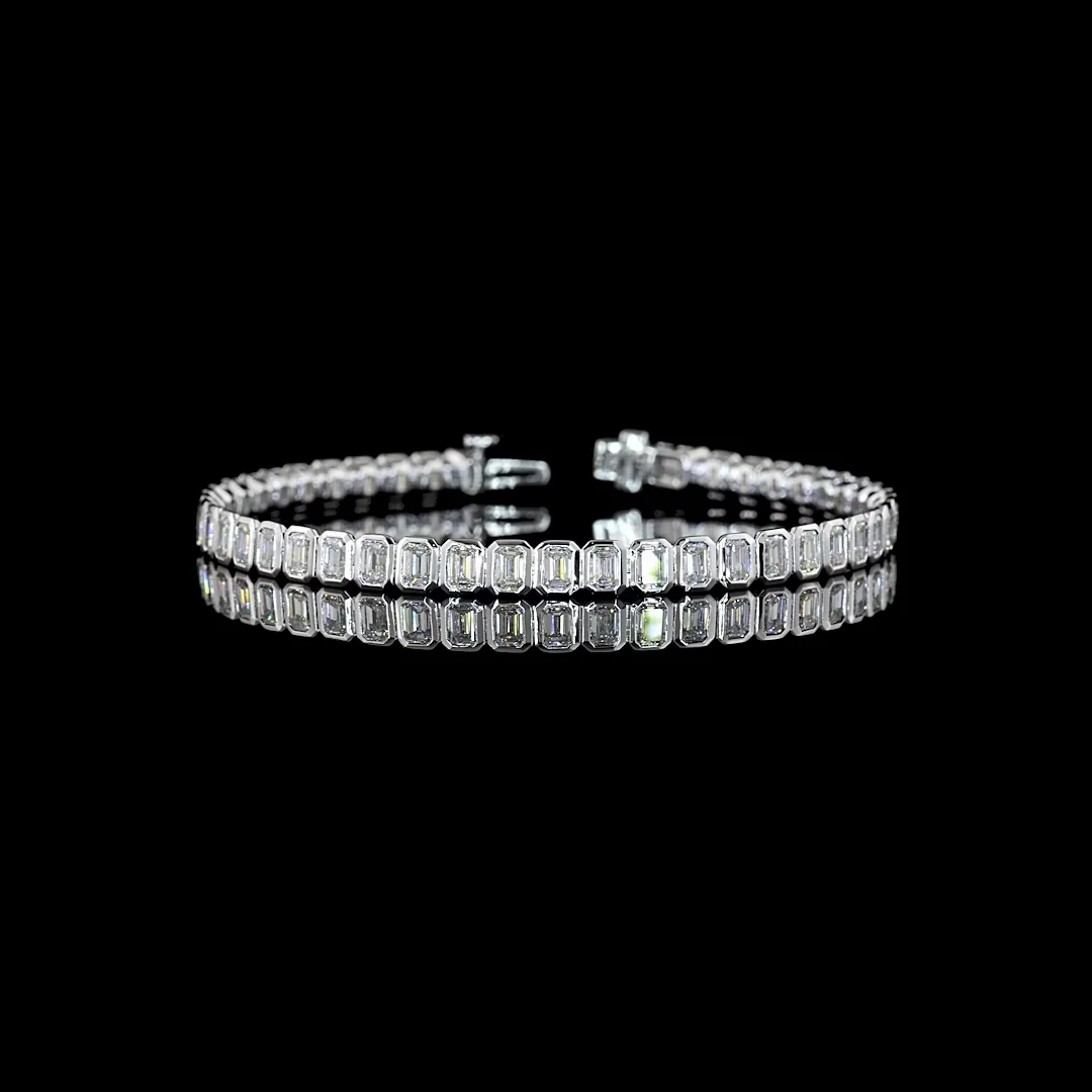 7.33 Cts 14k White Gold Emerald Shape Tennis Bracelet