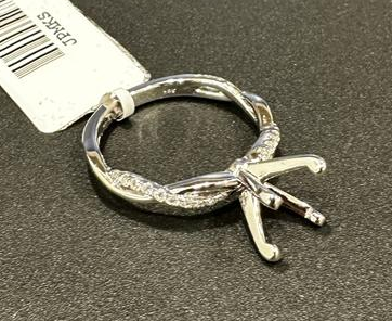 0.68 Cts 14k White Gold Oval Shape 5 Stones Eternity Band