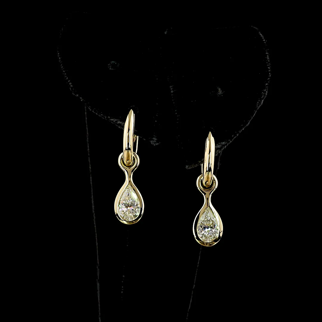 1.56 Cts 14k Yellow Gold Pear Shape Hanging Earring