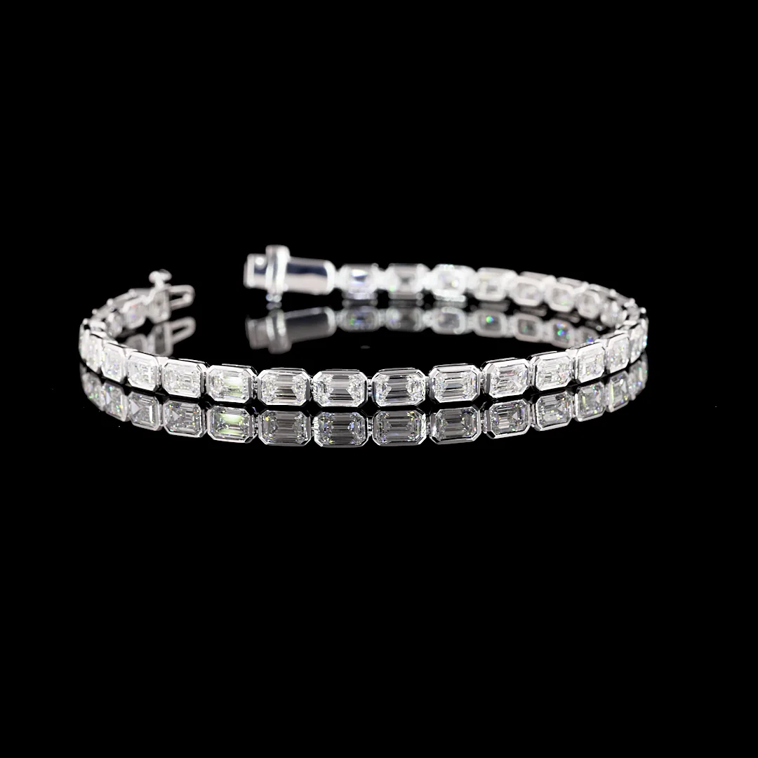 8.59 Cts 14k White Gold Emerald Shape Tennis Bracelet