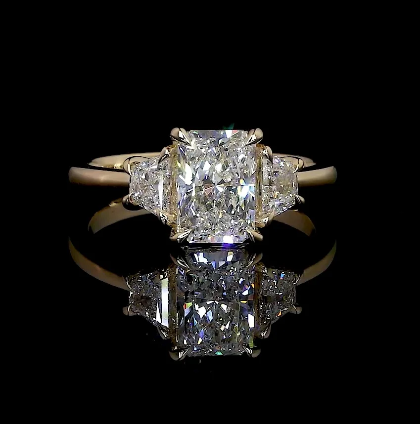 3.92 Cts 14k Yellow Gold Radiant Shape 3 Stones Ring