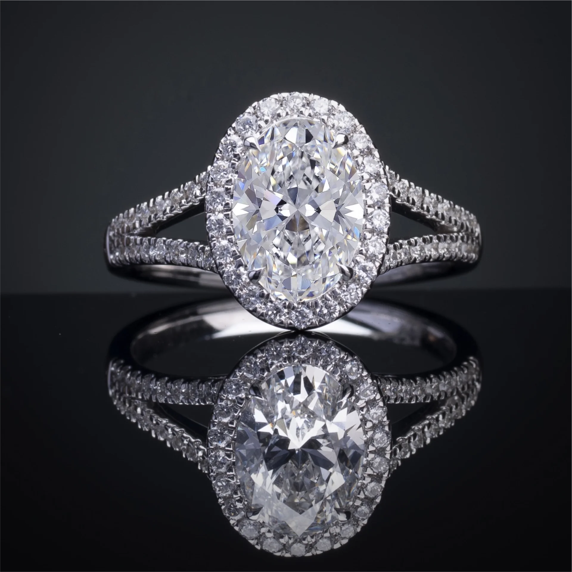 1.48 Cts 14k White Gold Oval Shape Split Shank Ring