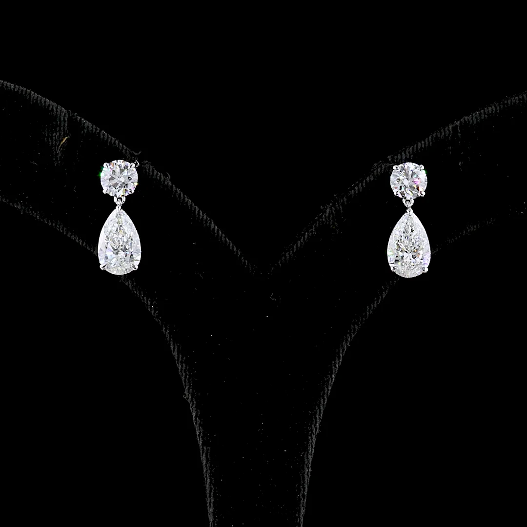 5.1 Cts 14k White Gold Pear Shape Hanging Earring