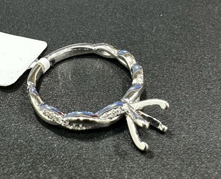 0.95 Cts 14k White Gold Round Shape 7 Stones Eternity Band