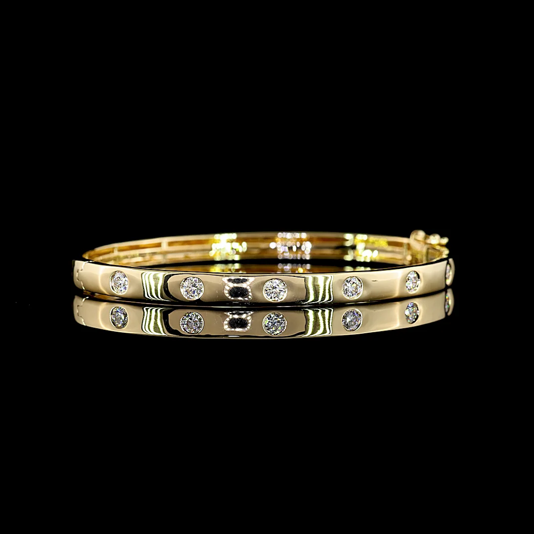 0.68 Cts 14k Yellow Gold Round Shape Bangles Bracelet