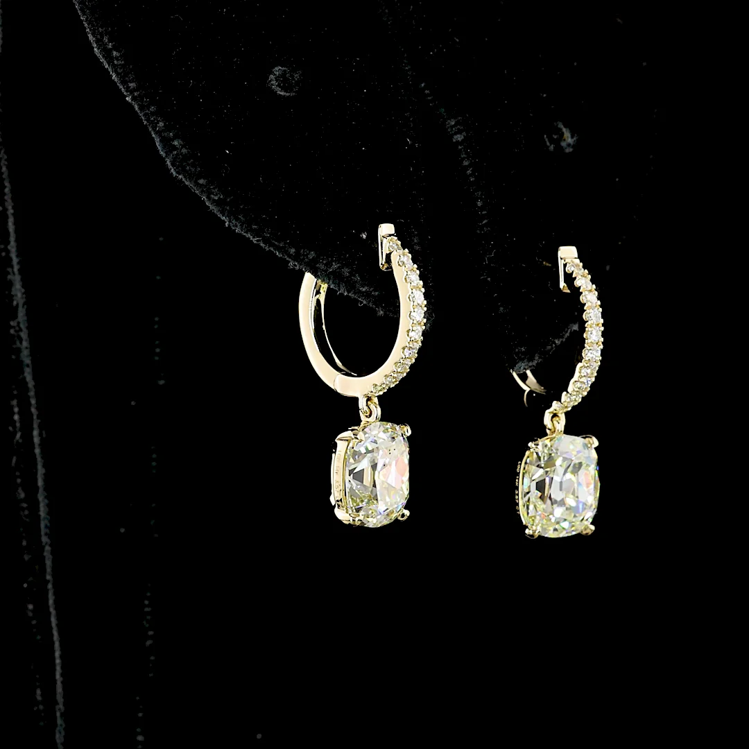 3.56 Cts 14k Yellow Gold Antique Cushion Shape Hanging Earring