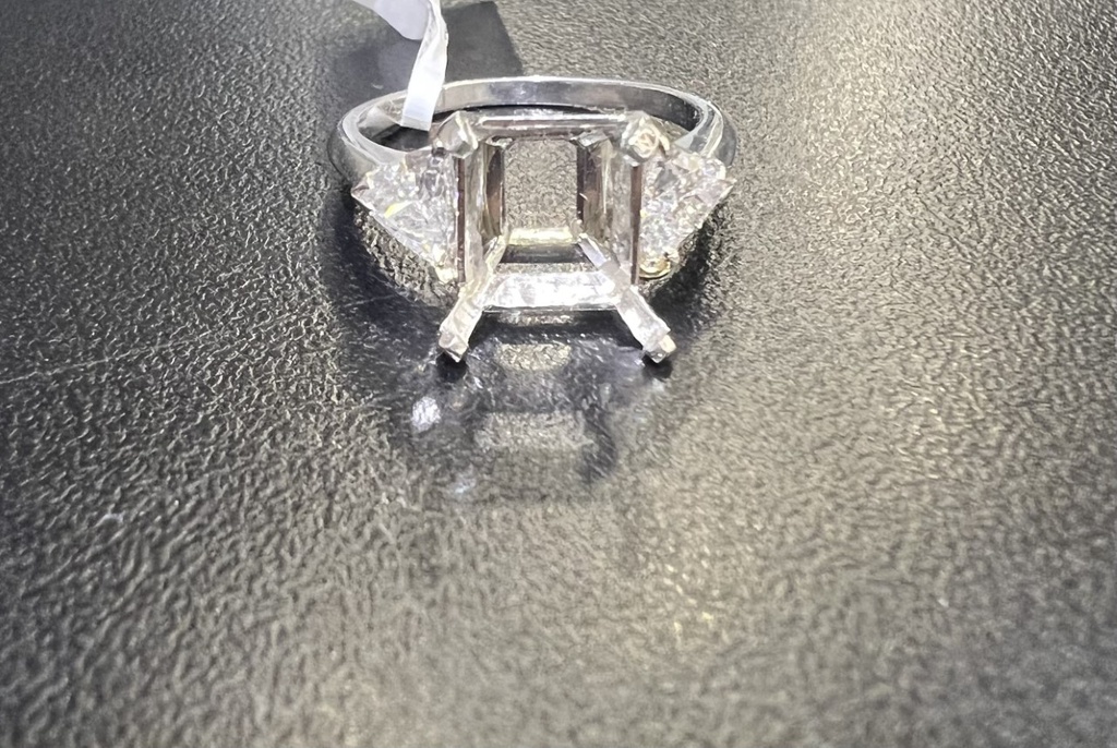 0.12 Cts 18k Yellow Gold Oval Shape Hidden Halo Ring